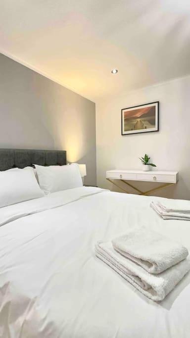 A Beautiful Stylish 2 Bedroom Apartment -City Of London Ngoại thất bức ảnh