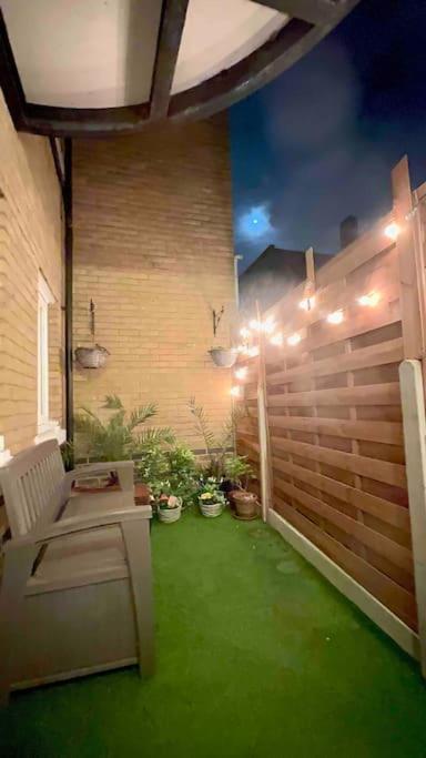 A Beautiful Stylish 2 Bedroom Apartment -City Of London Ngoại thất bức ảnh