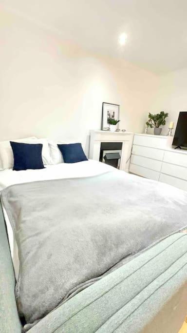 A Beautiful Stylish 2 Bedroom Apartment -City Of London Ngoại thất bức ảnh