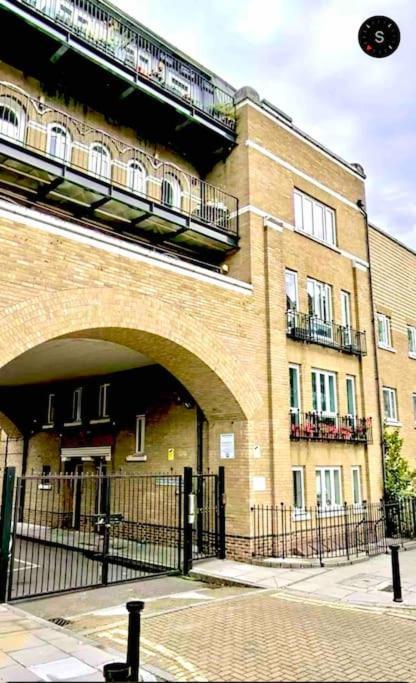 A Beautiful Stylish 2 Bedroom Apartment -City Of London Ngoại thất bức ảnh
